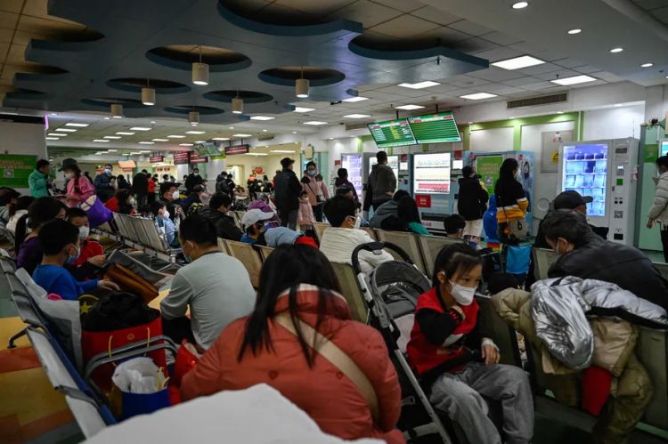 Doença respiratória se espalhou no norte da China, levando à lotação de hospitais